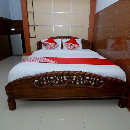 Oyo 1669 Hotel Vista Syariah Bengkulu Esterno foto