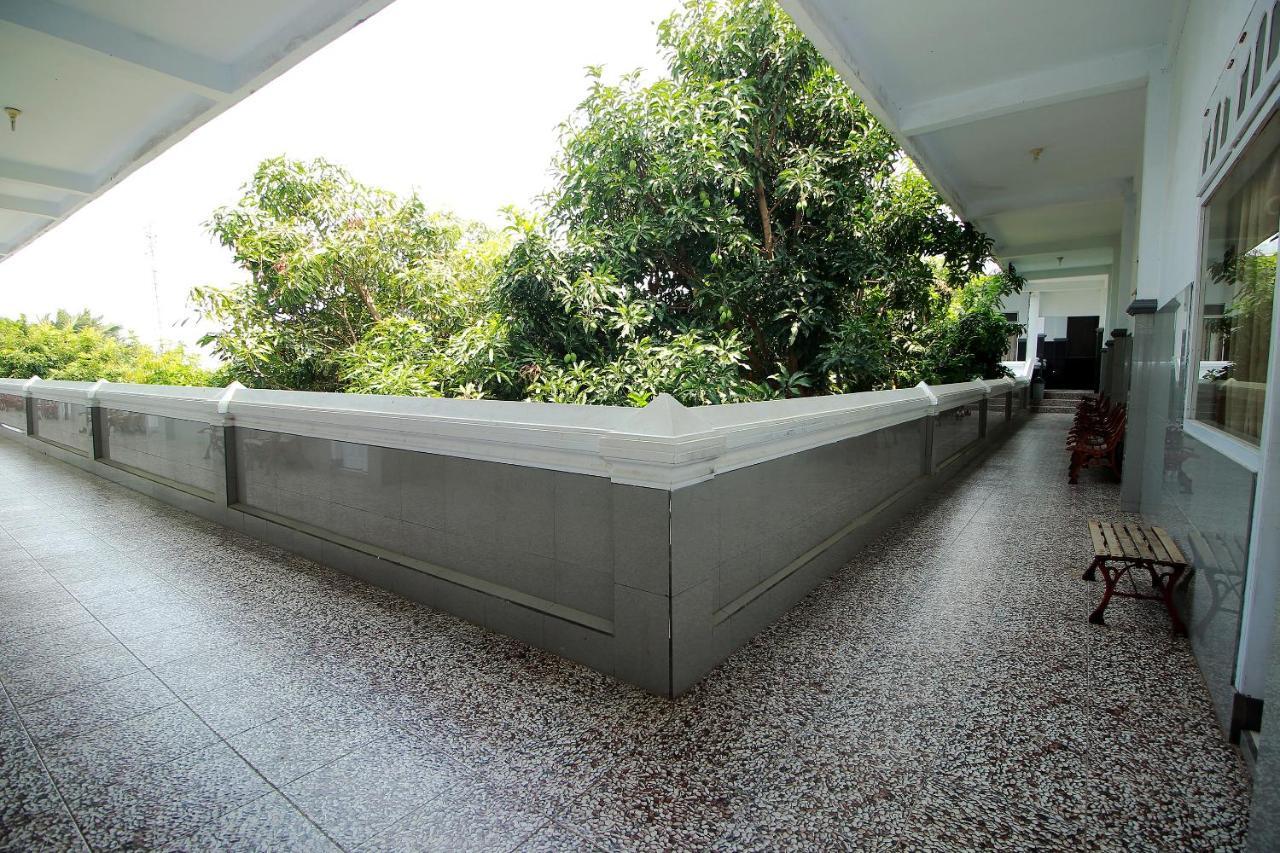 Oyo 1669 Hotel Vista Syariah Bengkulu Esterno foto